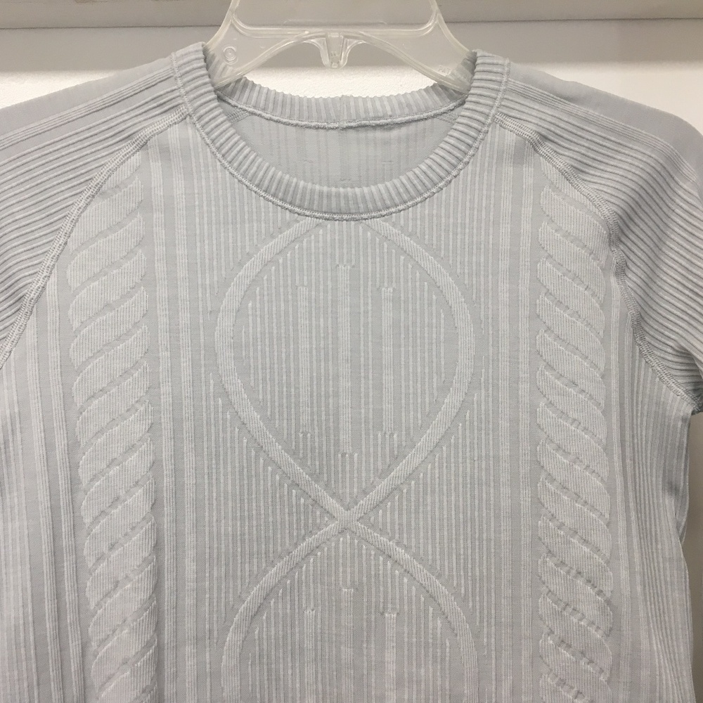 Lululemon Rest Less Pullover LS Top Silver Spoon Light Gray EUC - Picture 7 of 15